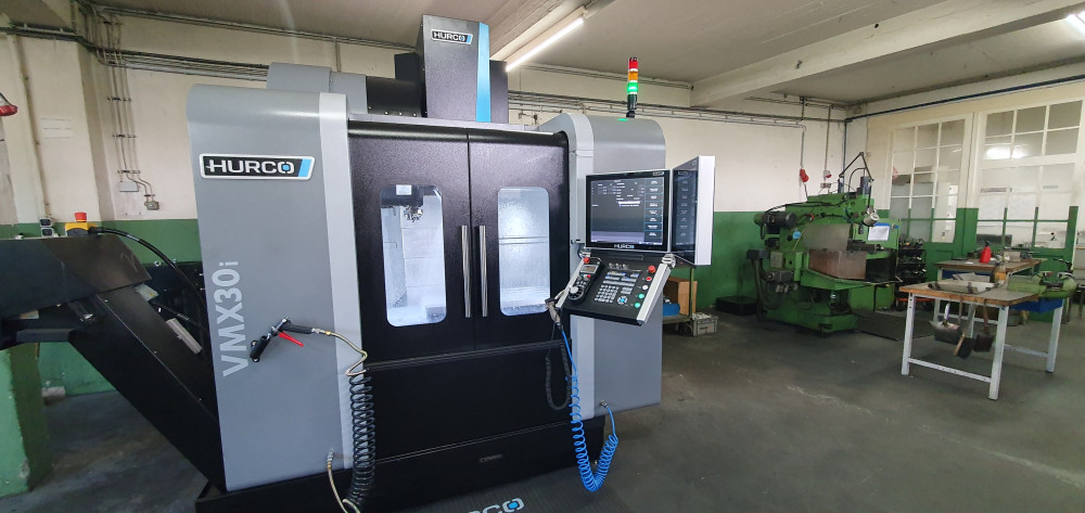 CNC-Bearbeitungszentrum HURCO VMX30i bei DRUTEC Moderne CNC-Technik für präzise Bearbeitung von Druckgussteilen