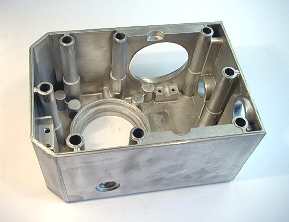 Zinkdruckguss-Gehäuse für technische Geräte – DRUTEC Robustes Druckgussteil aus Zink als Gehäuseunterteil für verschiedene Anwendungen